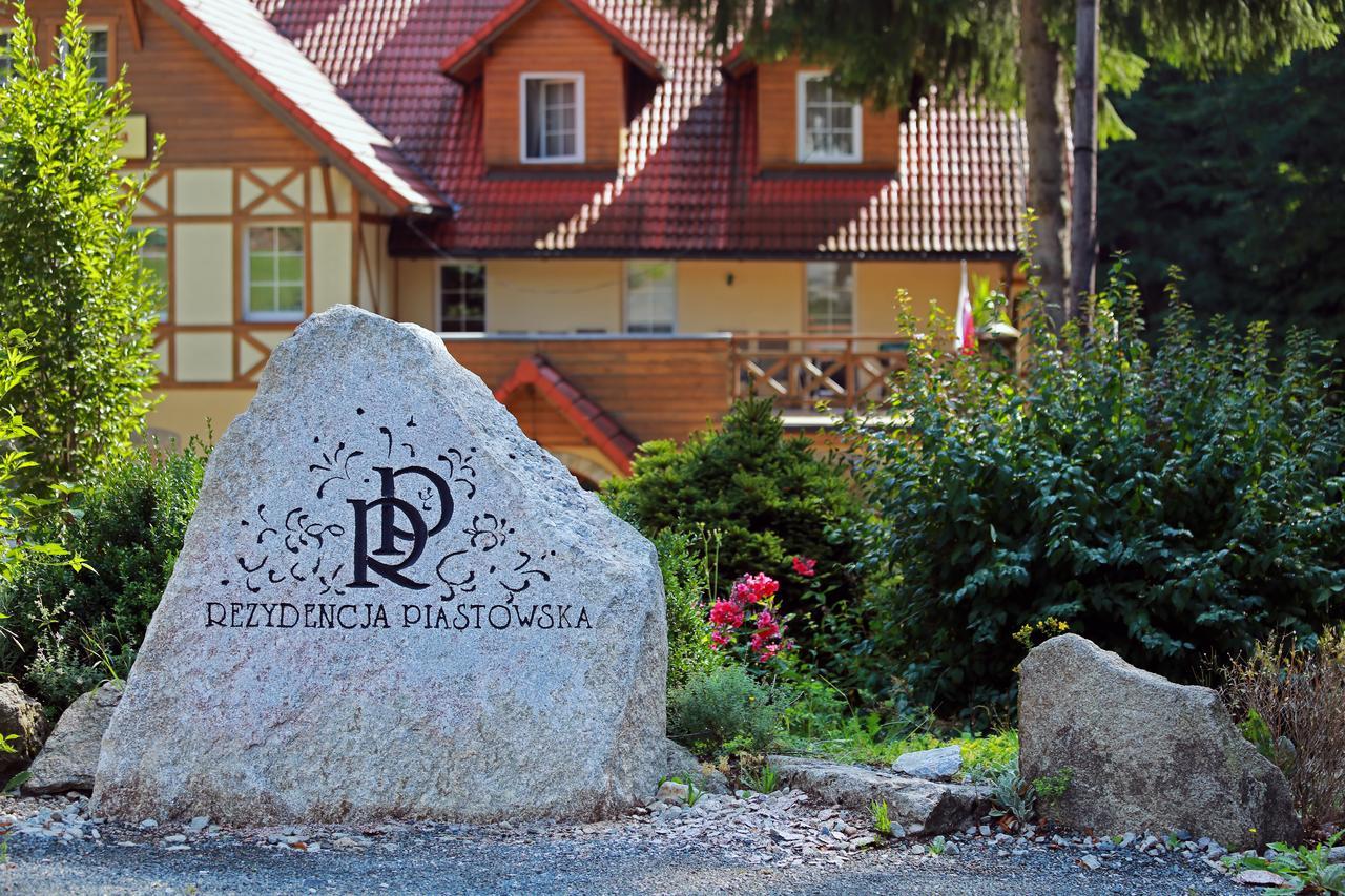 Rezydencja Piastowska ชกลาร์สกา ปอเรมบา ภายนอก รูปภาพ